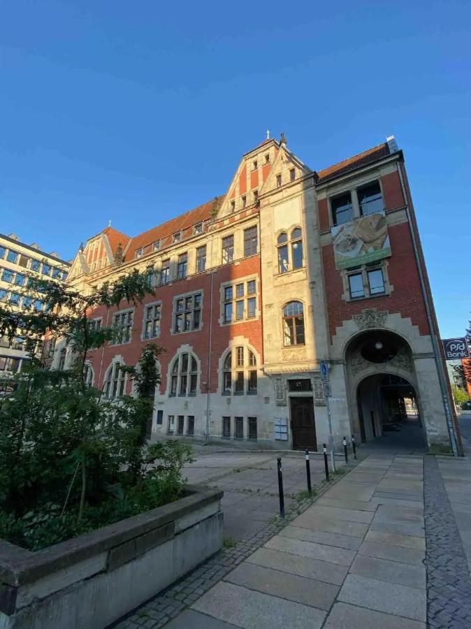 Apartment Im Historischen Altbau Am Marktplatz - Disney+, 300Mb/S Internet 켐니츠 외부 사진